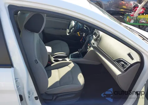 2017 Hyundai Elantra Se z USA, uszkodzony, nr VIN 5NPD74LF5HH138362